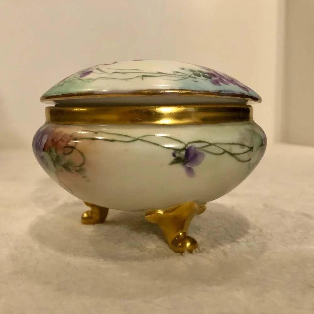 Porcelain Floral Pattern Hair Receiver GUC